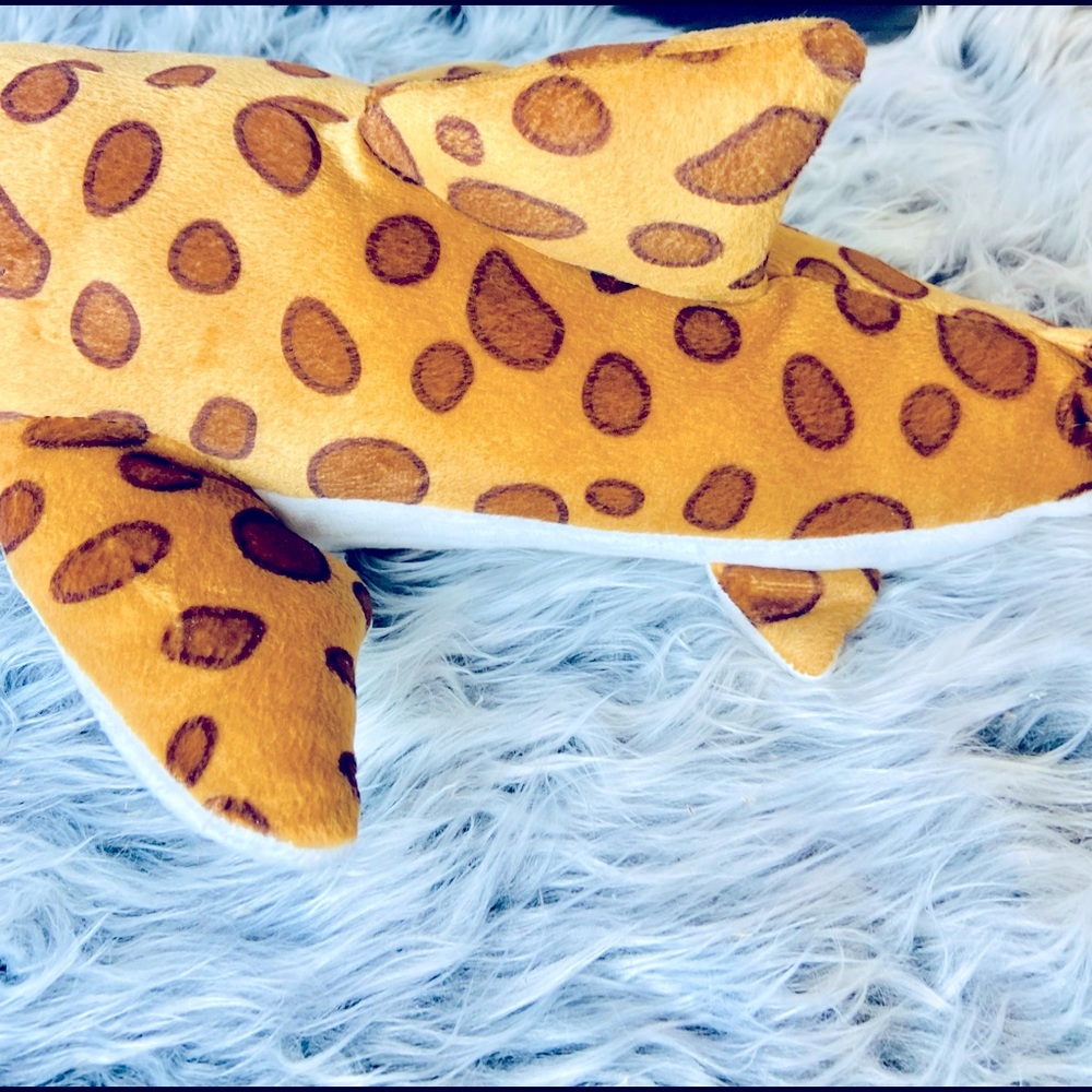 Hand Puppet Shark - Picture 8 of 13